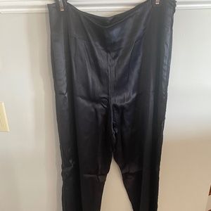 Vince Black Pant w/ Unique Side Trim Detail